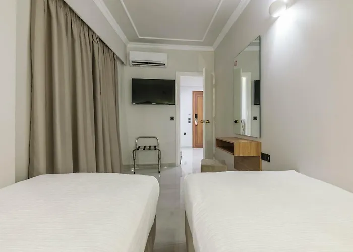 Plaza Pallas 4*