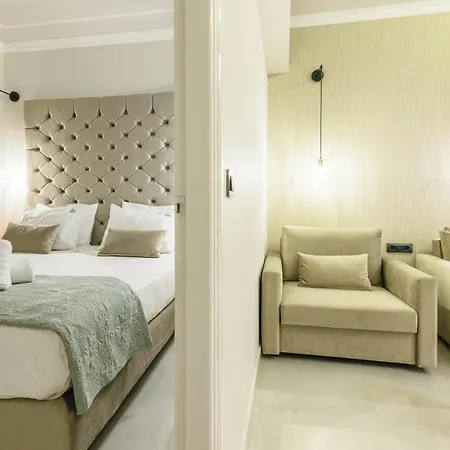 Plaza Pallas Aparthotel