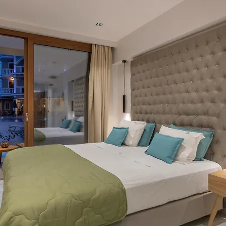 Plaza Pallas Aparthotel 4*