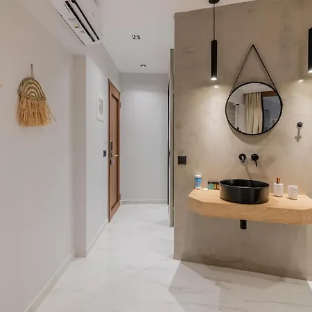 Lägenhetshotell Plaza Pallas 4*