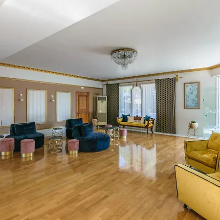 Plaza Pallas Aparthotel