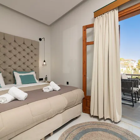 Aparthotel Plaza Pallas 4*