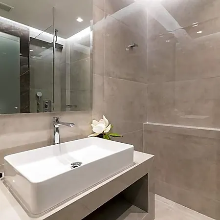 Plaza Pallas Lejlighedshotel