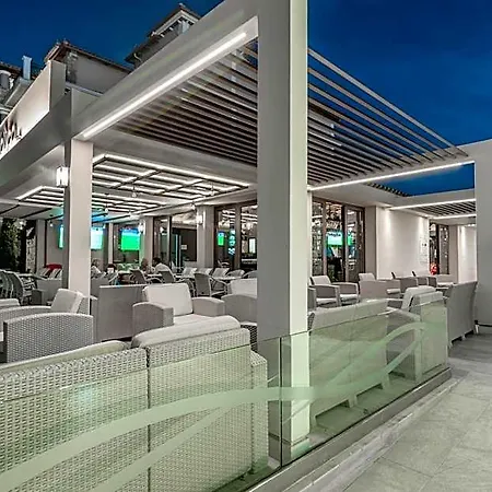 Plaza Pallas Lejlighedshotel 4*