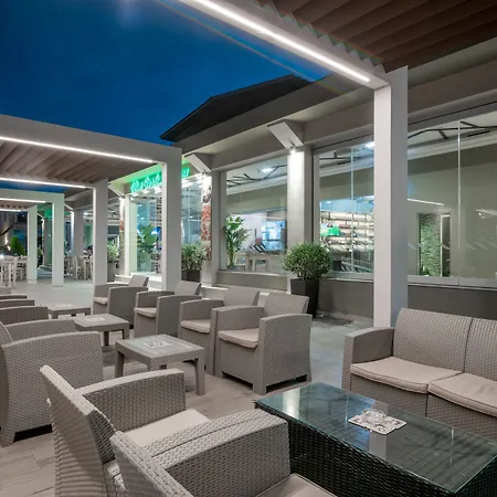 Aparthotel Plaza Pallas
