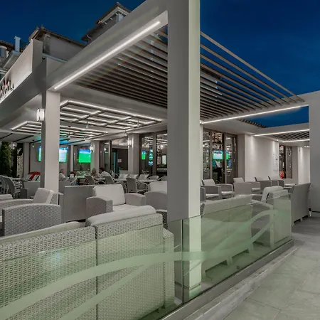 Plaza Pallas Aparthotel