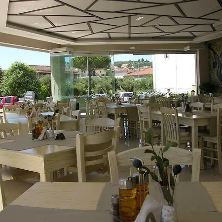 Plaza Pallas 아파트호텔