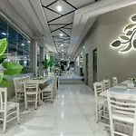 Plaza Pallas 4*