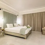 Plaza Pallas Apartmanhotel 4*
