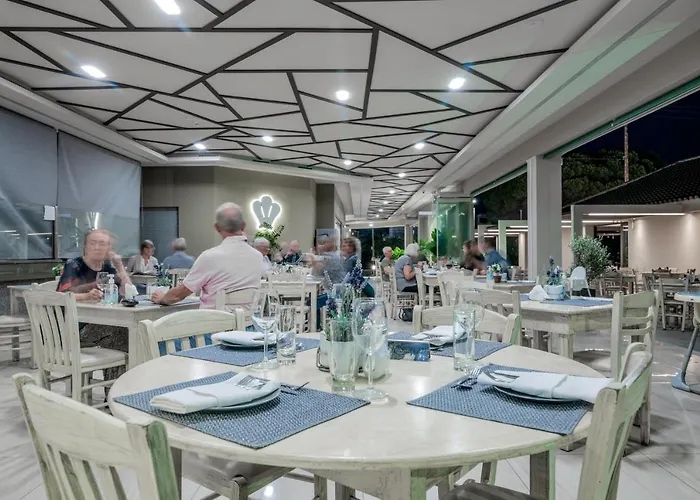 Aparthotel Plaza Pallas 4*