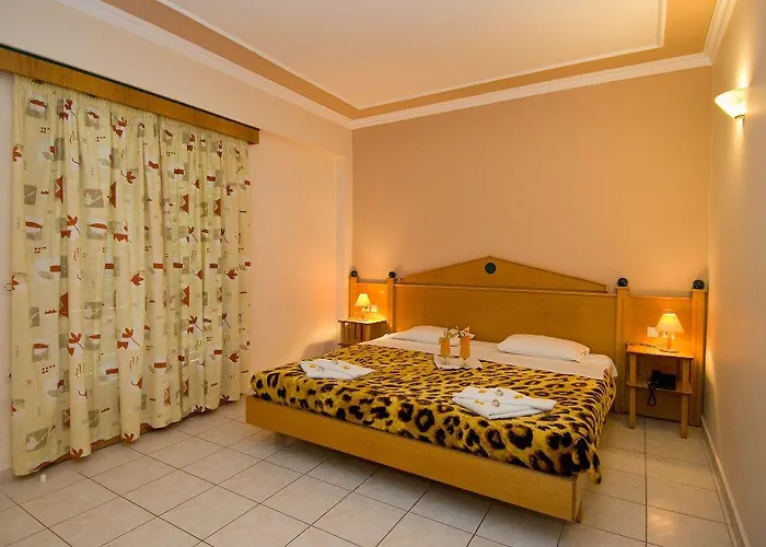 Aparthotel Plaza Pallas 4*